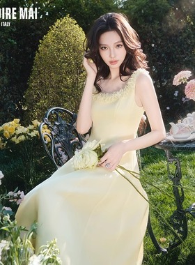 MAI DIRE MAI2025夏季新款嫩黄色花链方领收腰显瘦吊带伞裙连衣裙