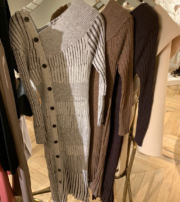 早春新品 日系甜美不规则纽扣条连衣裙