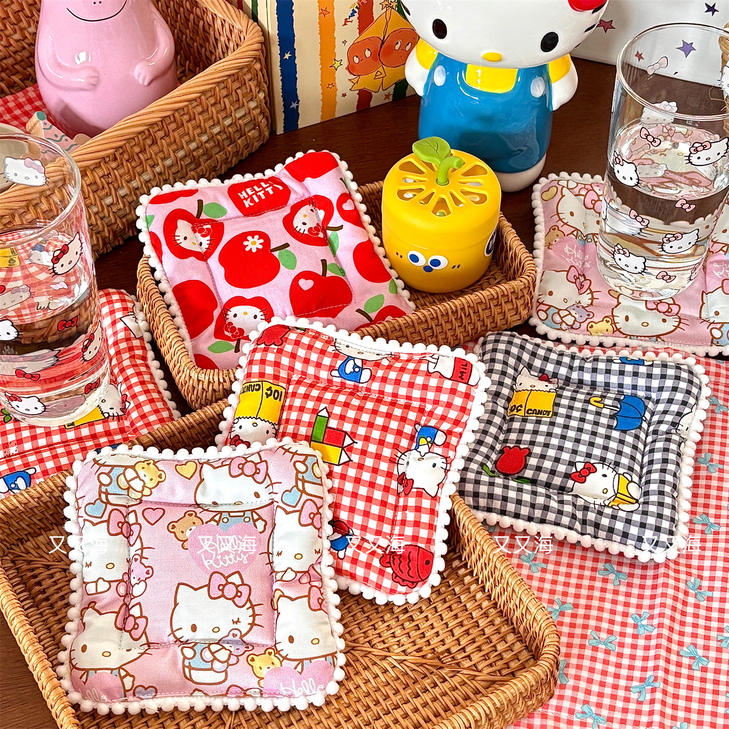 可爱格子kitty夹棉隔热垫杯垫