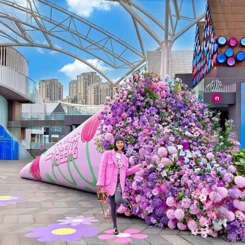 商业街网红户外巨型仿真玫瑰花