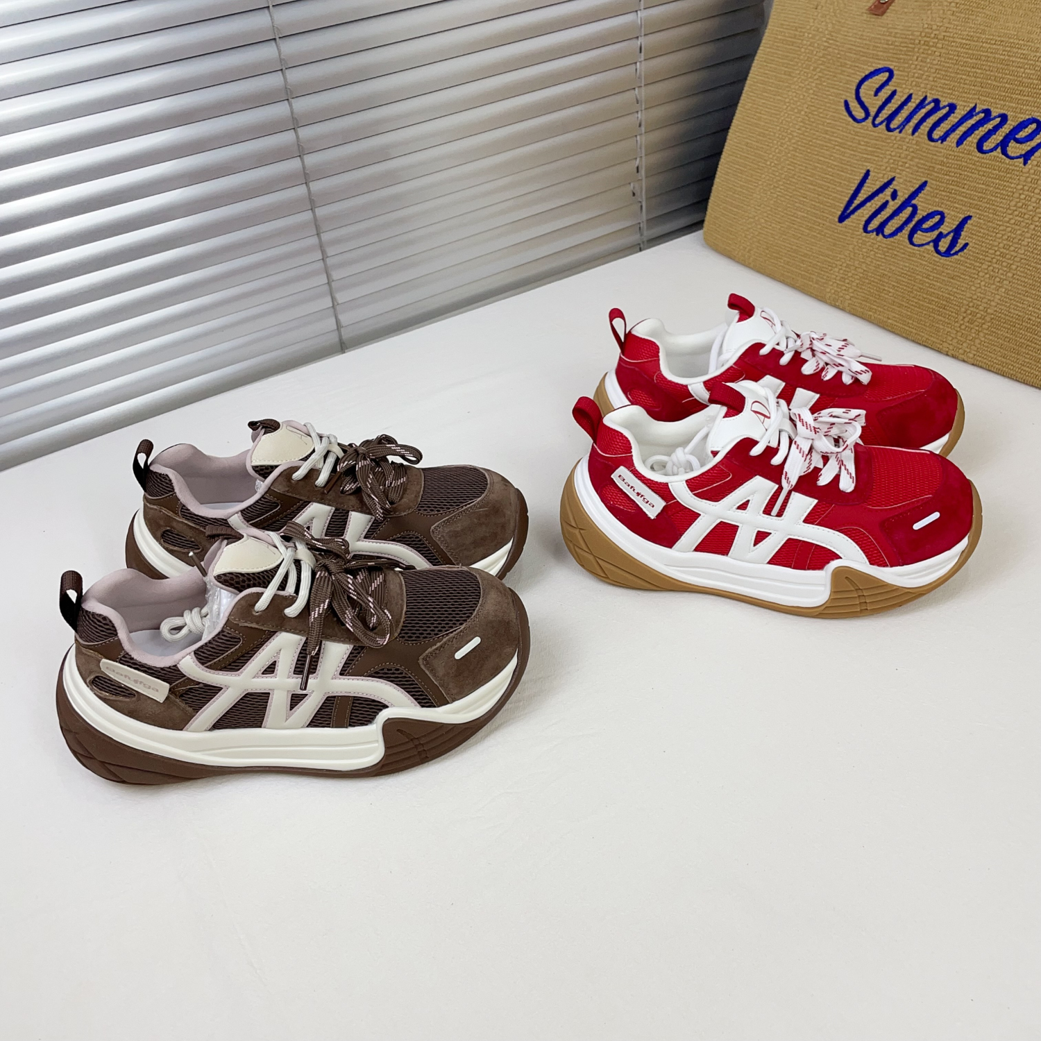 爆款时尚复古轻便阿甘鞋女2025新款百搭厚底休闲运动得训透气女鞋