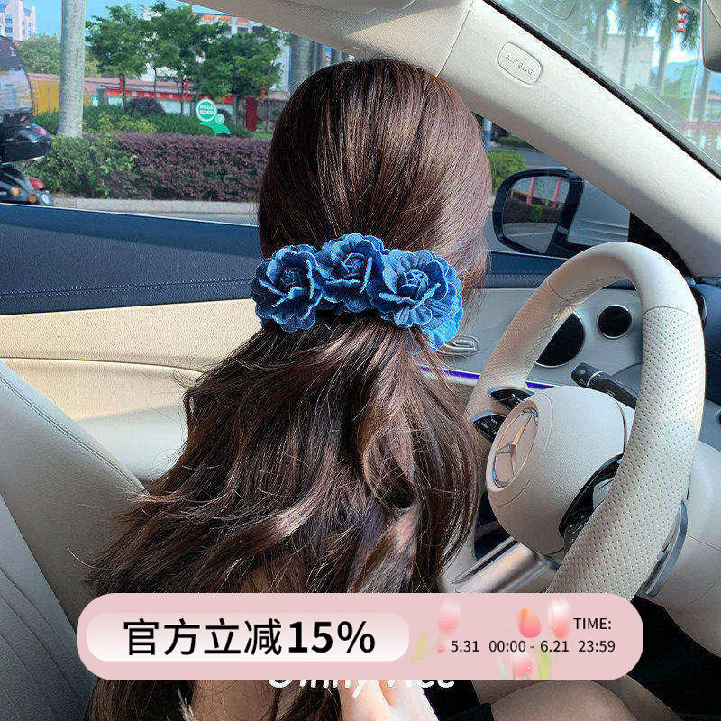 原创牛仔蓝色香蕉夹~高级感度假拍照花朵抓夹竖夹盘发鲨鱼夹头饰