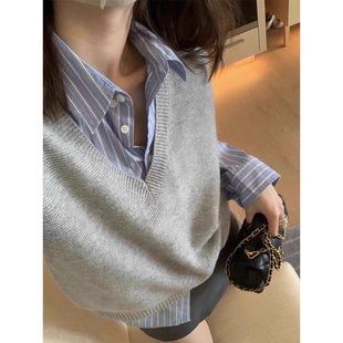 韩版高级感V领套头针织衫马甲女秋季新款学院风无袖叠穿毛衣背心