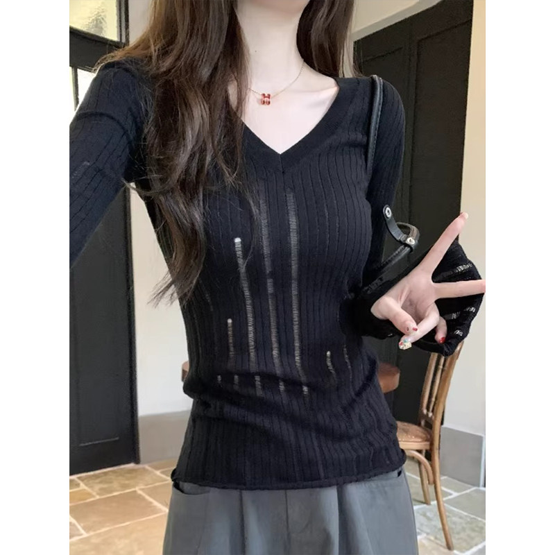 韩系黑色v领薄款针织衫女春秋设计感镂空修身内搭打底衫长袖上衣