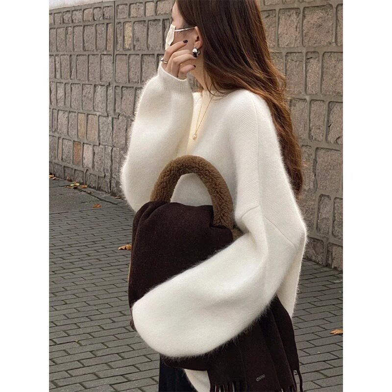 白色圆领水貂绒毛衣女秋冬内搭高级感气质宽松慵懒软糯加厚针织衫