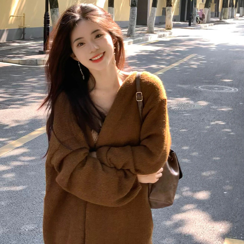 棕色中长款加厚毛衣外套女秋冬季氛围感穿搭宽松软糯针织开衫上衣
