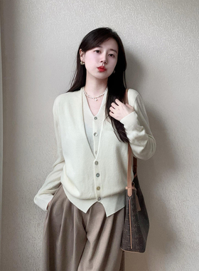 小香风白色假两件v领针织开衫女秋冬季法式气质宽松毛衣外套上衣