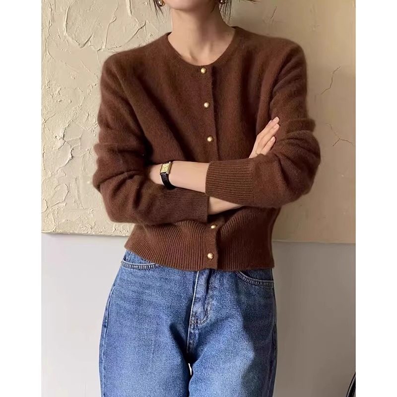 咖色浣熊绒针织开衫女入秋韩系穿搭高级感短款毛衣外套美拉德上衣