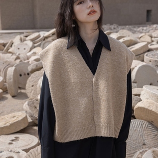 法式复古慵懒风V领外搭针织马甲女秋季宽松叠穿毛衣背心坎肩开衫