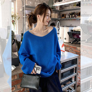 法式克莱因蓝一字肩毛衣女秋冬慵懒高级感宽松软糯针织衫露肩上衣