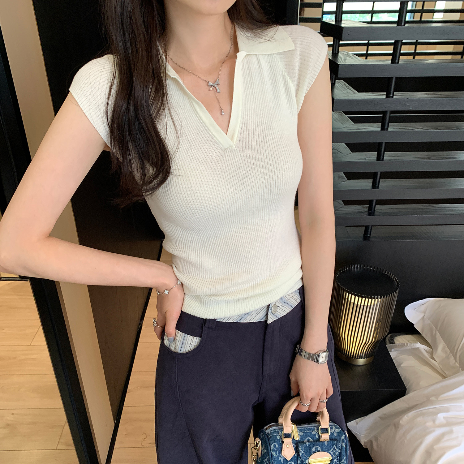 白色冰丝针织短袖polo衫女夏老钱风穿搭气质修身小飞袖t恤v领上衣