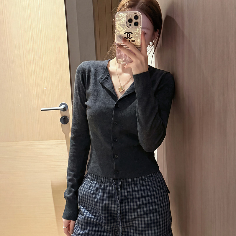 高知miu系针织开衫修身短款外套