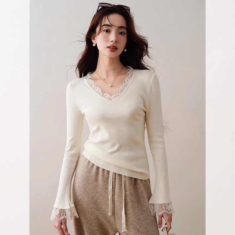 法式V领蕾丝拼接长袖针织衫女秋冬温柔风修身内搭打底衫白色上衣