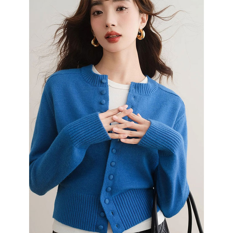 法式蓝色圆领针织开衫女秋冬老钱风穿搭修身短款毛衣外套气质上衣