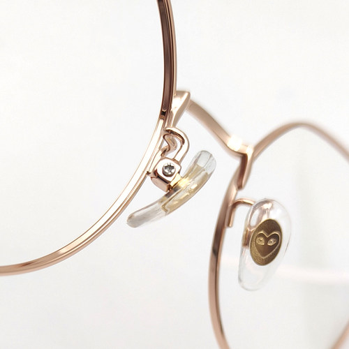 原装眼镜鼻托川久葆玲门店同款