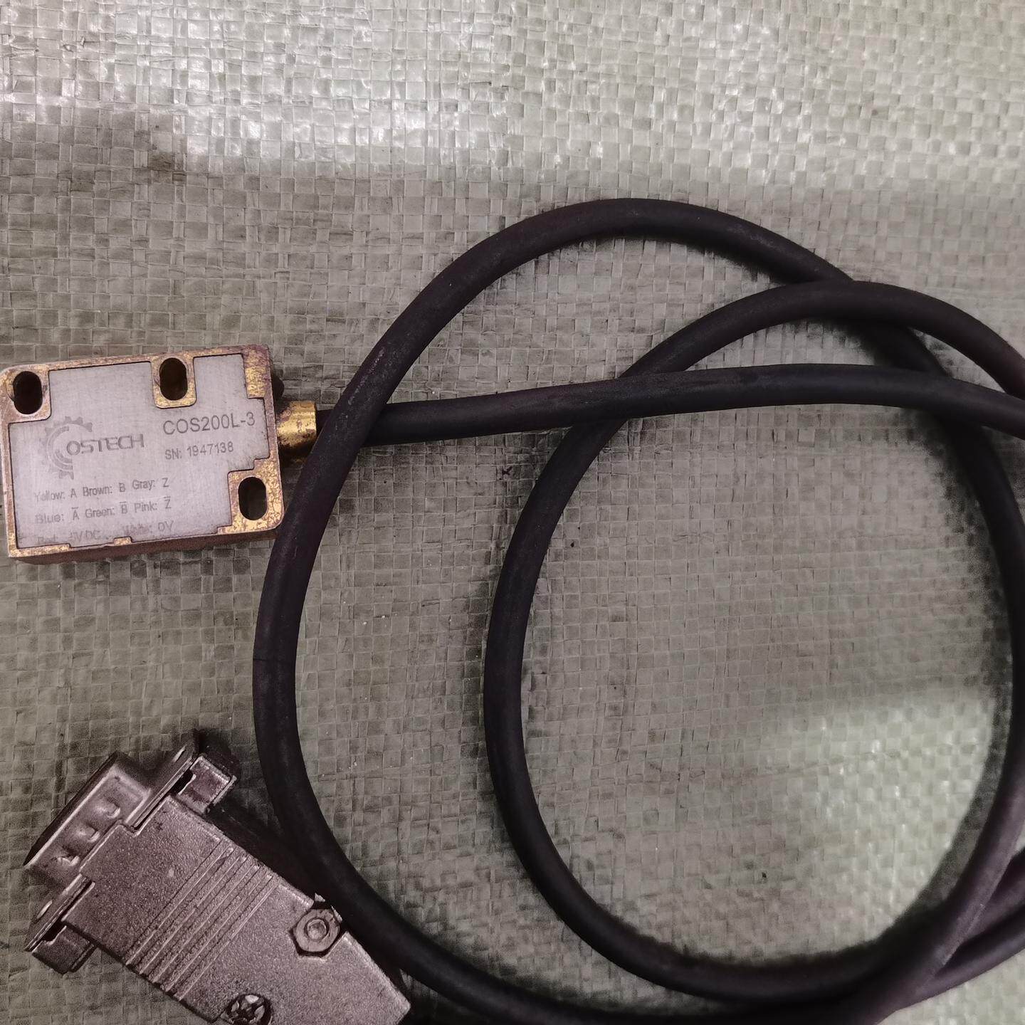 出售一款OSTECH COS200L-3传感器  仅有轻微使