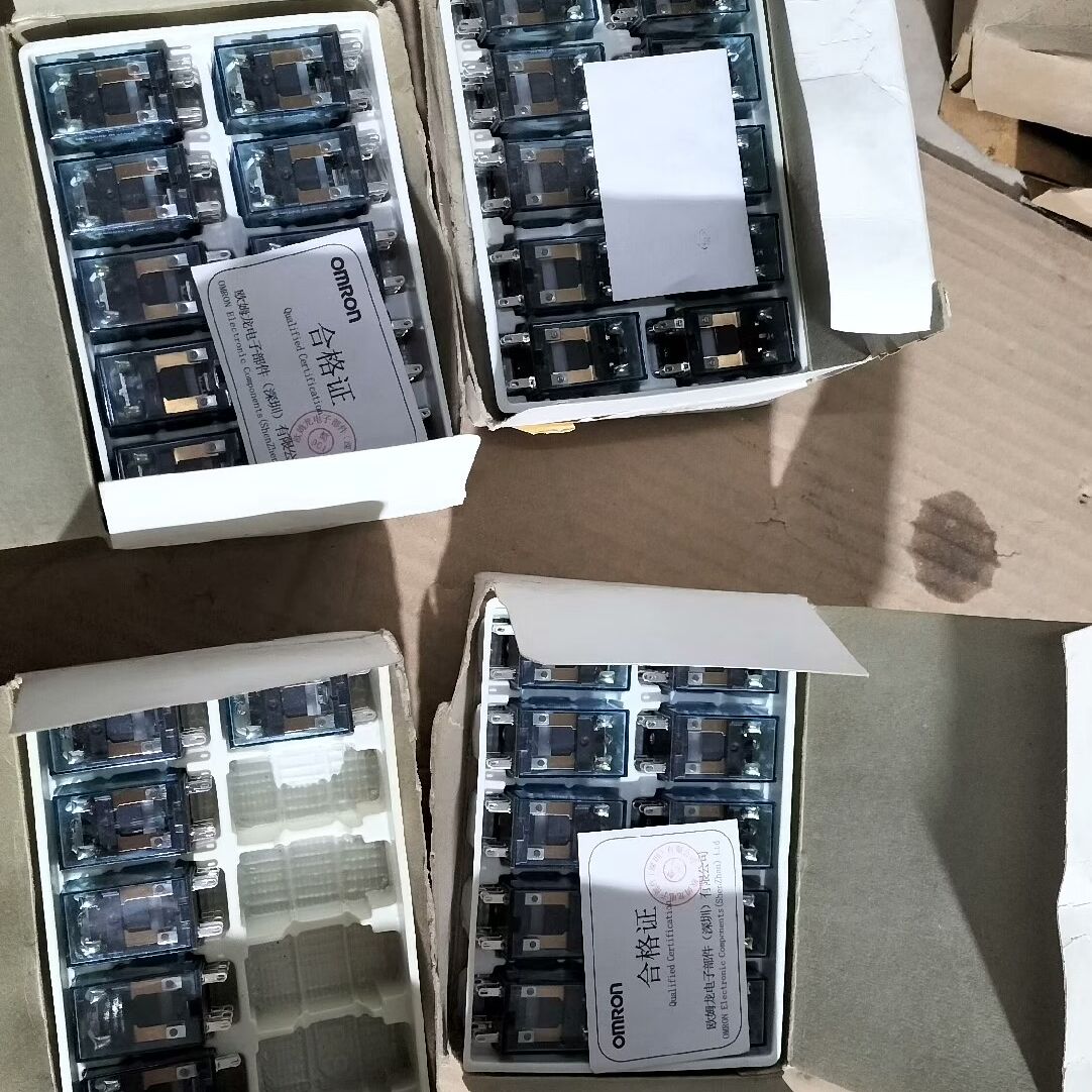 一盒继电器 MY2NJ DC24V 8脚。200/