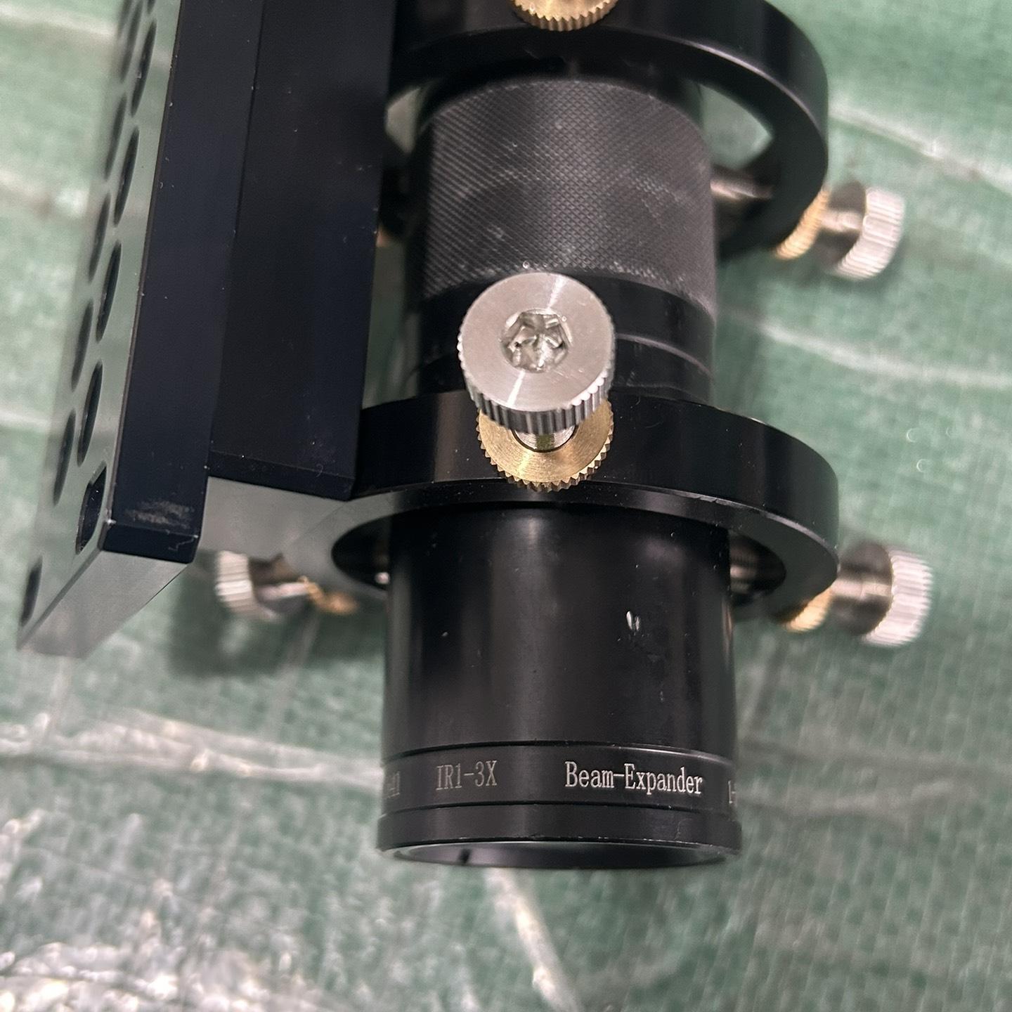大族激光IR1-3X扩束镜 1064nm专用 带支架调节。实