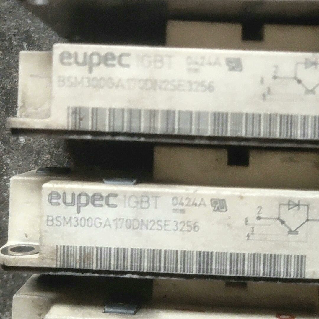 英飞凌BSM300GA170DN2SE3256拆机6个打