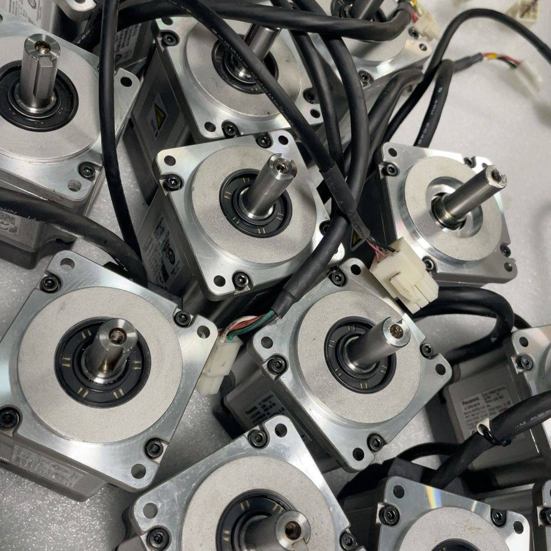 MSMF022L1U2M A6 200w 伺服电机  二