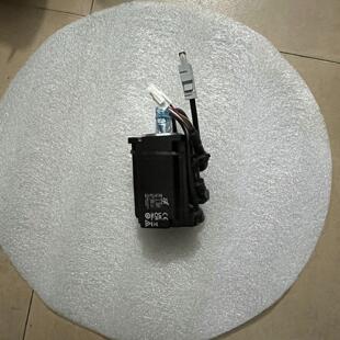 04AUA6SC2 工程余品 型号SGMXJ 安川伺服电机