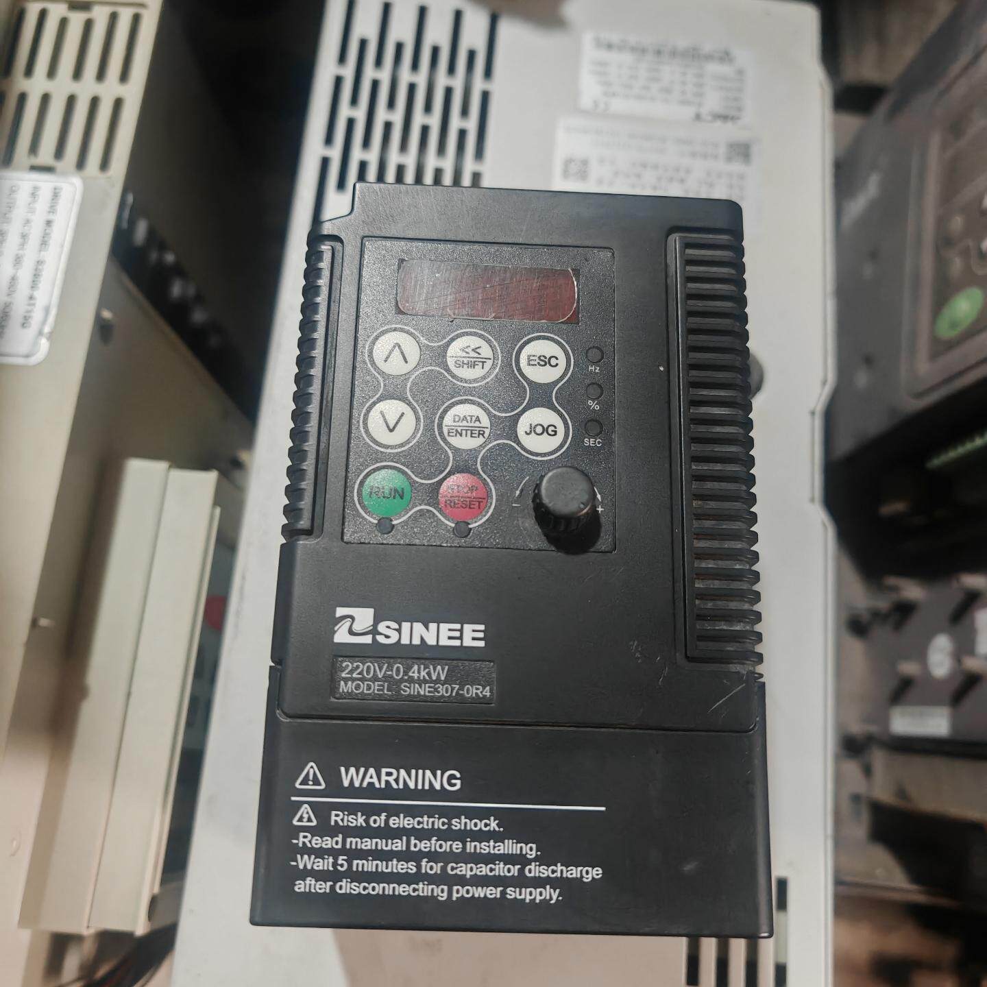 正弦变频器SINE307-0R4 功率0.4kw 220V