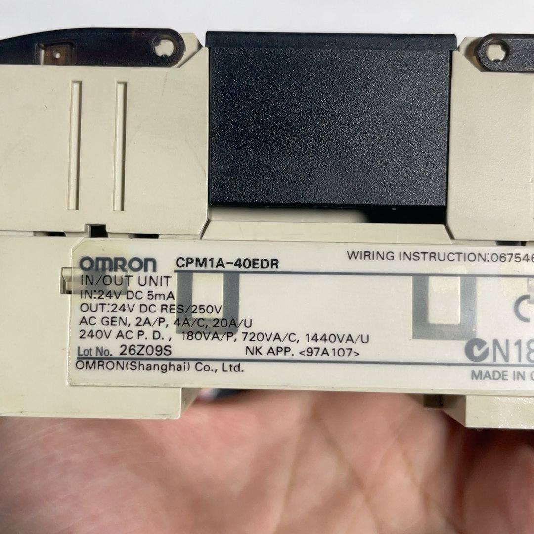 #CPM1A-40EDR 成色如图 有多个