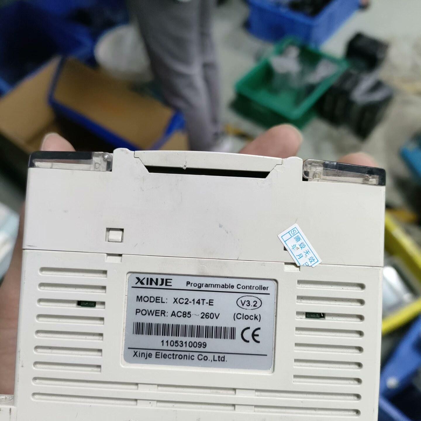 PLC XC2-14T-E 型号V3.2 工作电压AC8