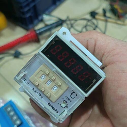 奥托尼克。B4RK4C温控器。铁柜1