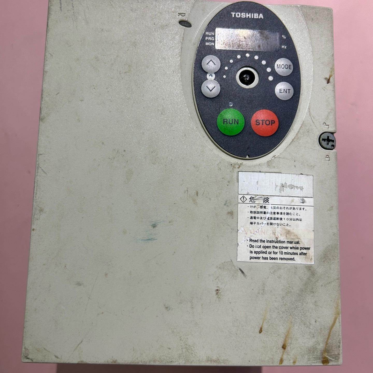 变频器 型号：VFS11S-2022PL-WN（R5）