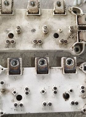 西门康模块拆机SEMiX101GD128Ds有  1