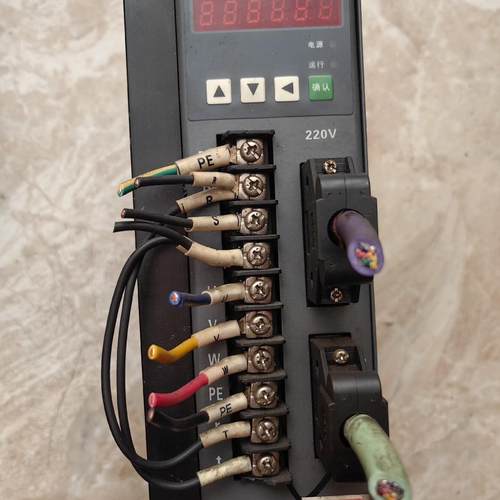 拆机凯恩帝伺服驱动器SD100