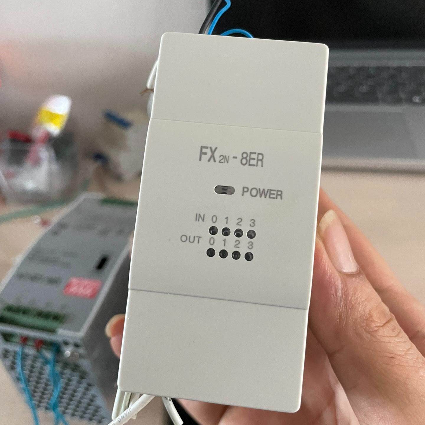 PLC FX2N-8ER 成色如图  50