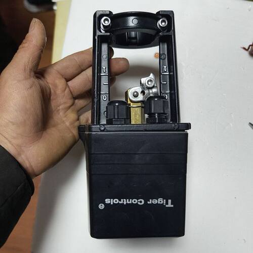 泰德尔电动三通阀门执行器 TC1000-D220-SF2.1