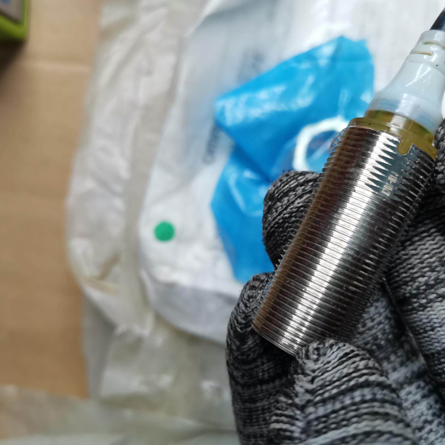 日本接近开关E2E-X7D1-M1J