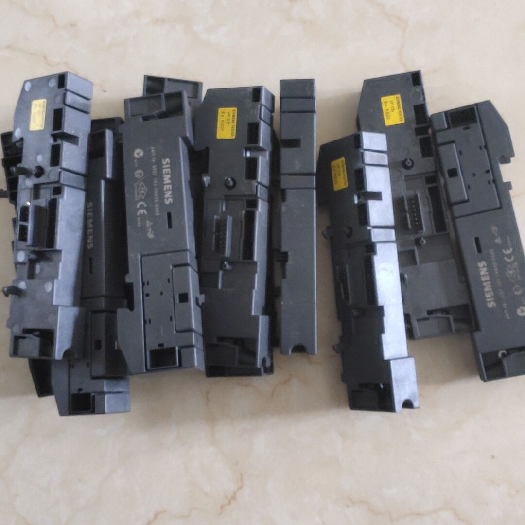 6ES7193－7AXX0－0AA0   共12只