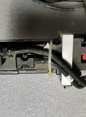 二手拆机安川YASKAWA伺服电机SGMJV-01ADA21