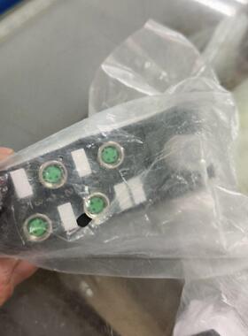 兴威联980400  SCAB-M8-4C/1-P有4个 全