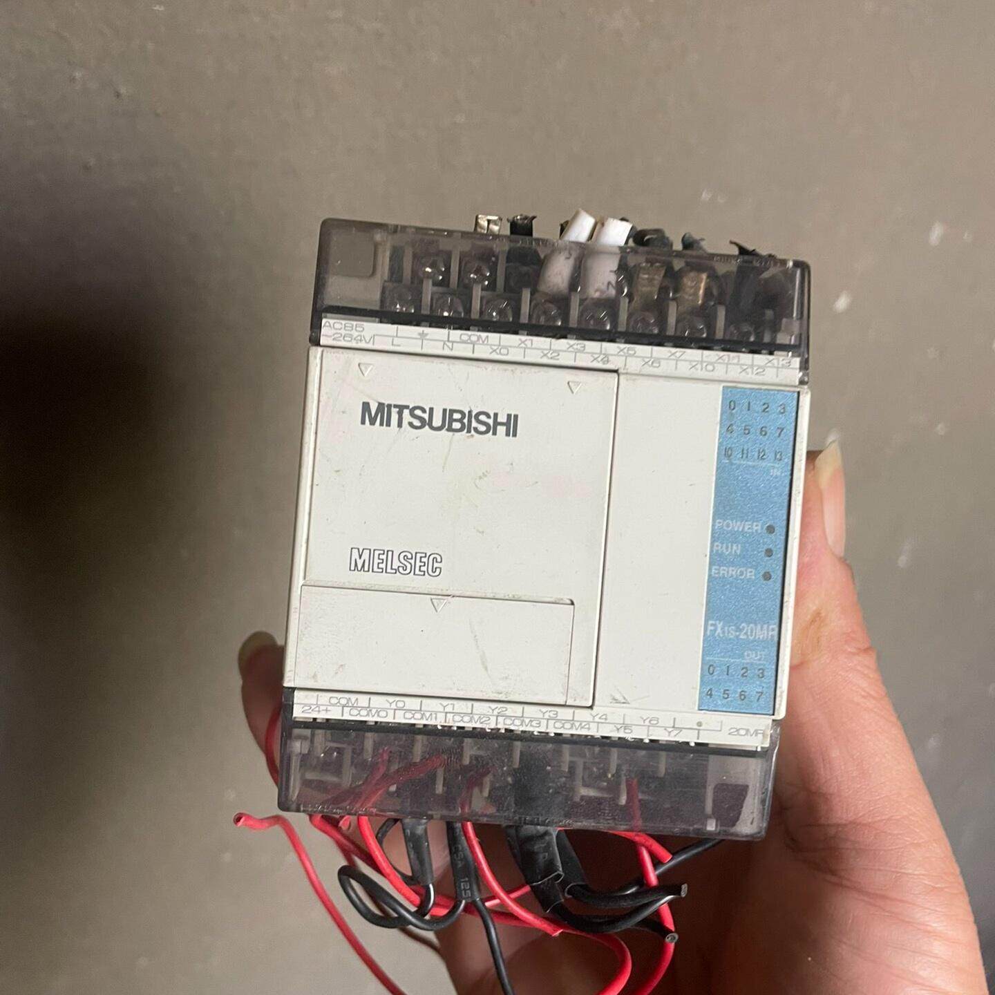 PLC FX1S-20MR-001 成色如图