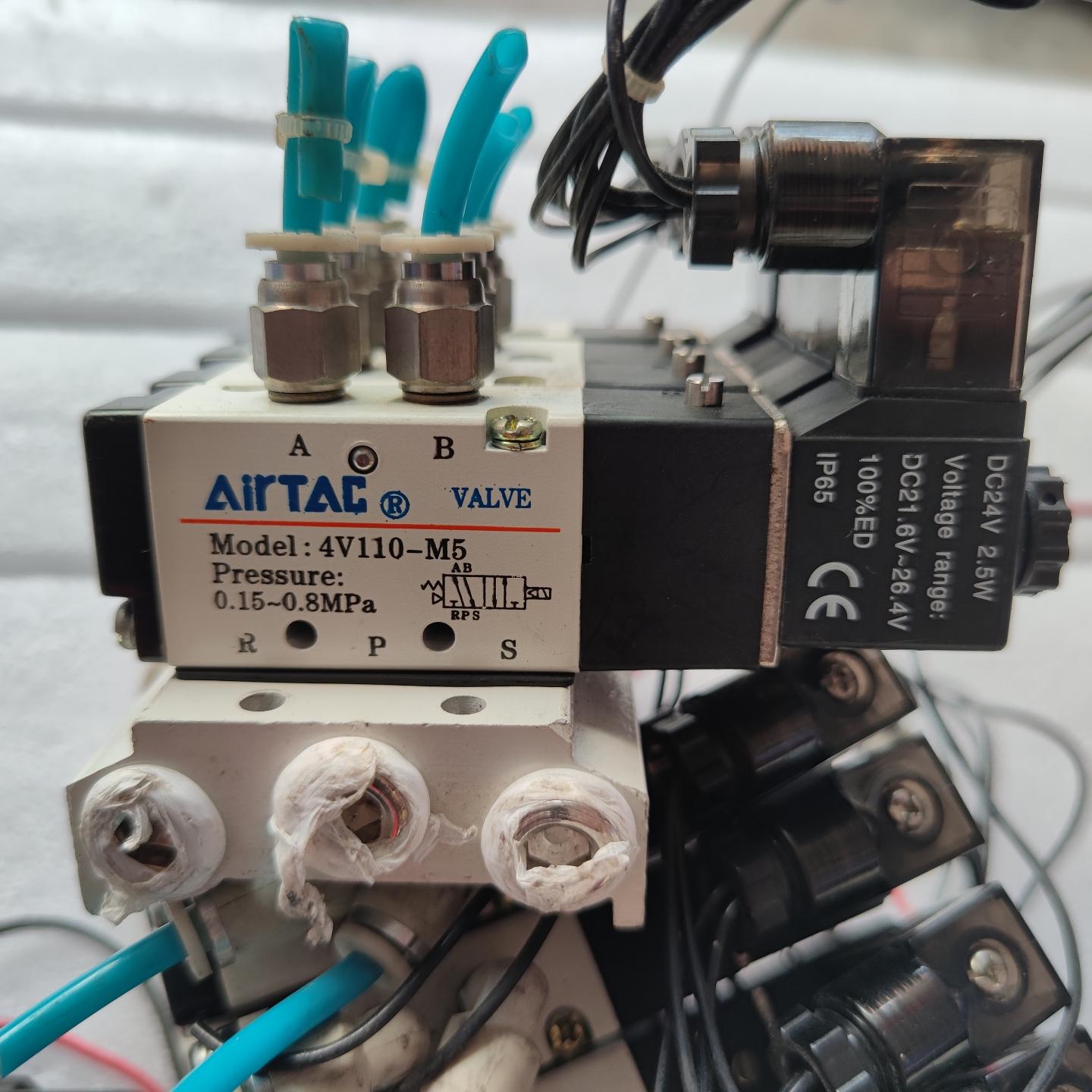 亚德客电磁阀 4V110-M5 成色很新 有12个一起150