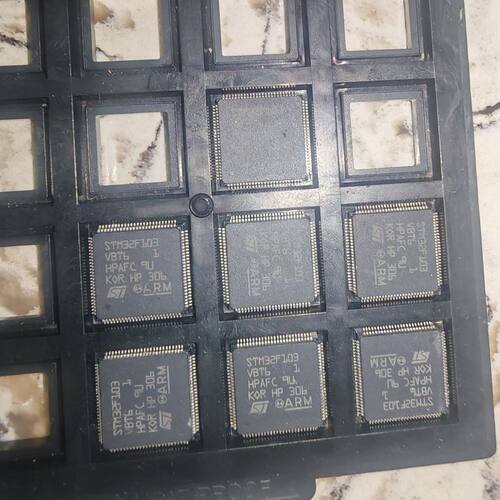 个人 STM32F103V8T6微控制器芯片 LQFP-