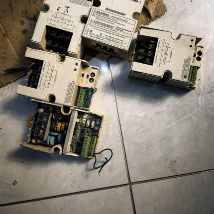 MODEL东方电机调速器 TMP-1 实物如图 实物拍摄