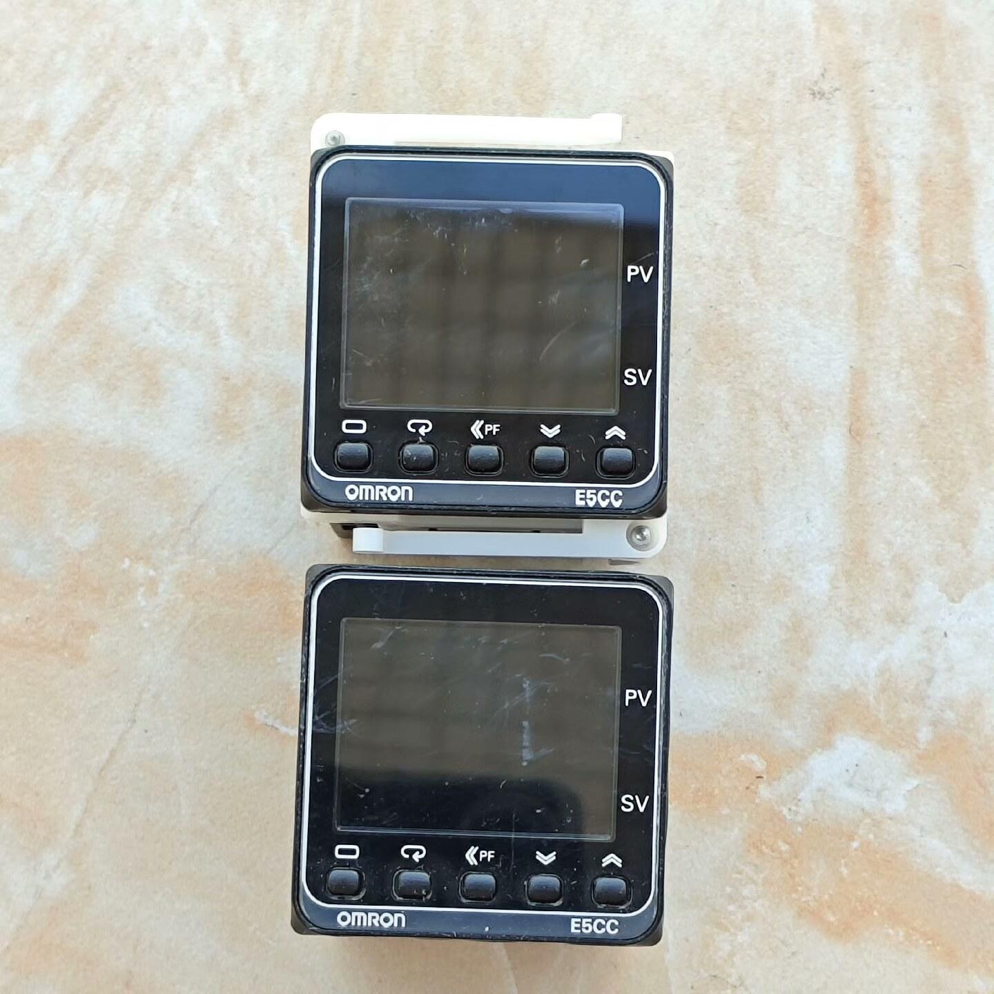 欧姆龙温控器E5CC-RX2ASM-800 12个