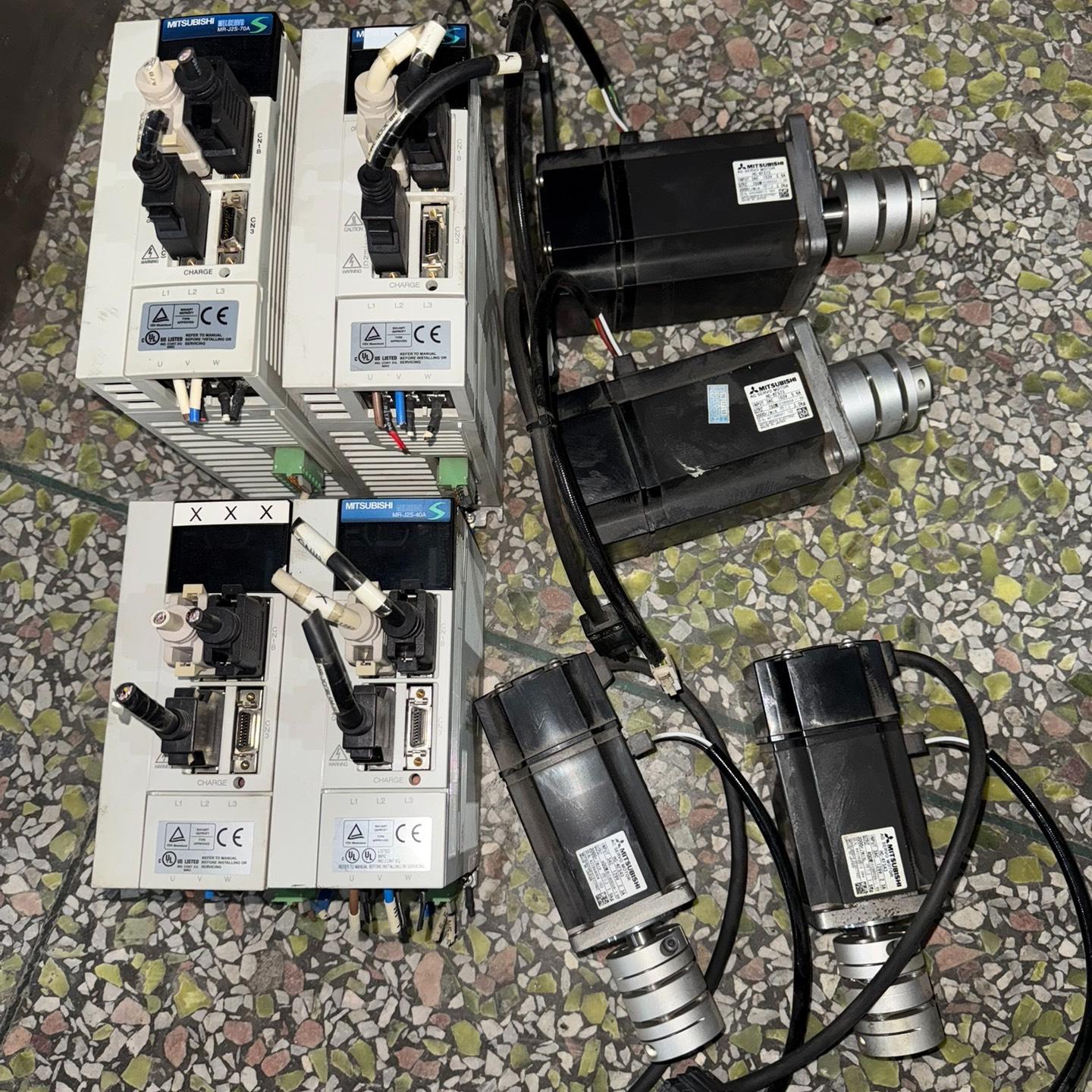 驱动器MR-J2S-40A马达HC-KFS43两套拆机