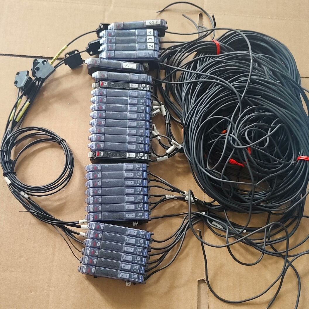 成色漂亮基恩士FS-V32传感器 实物拍摄30个功能包好 原