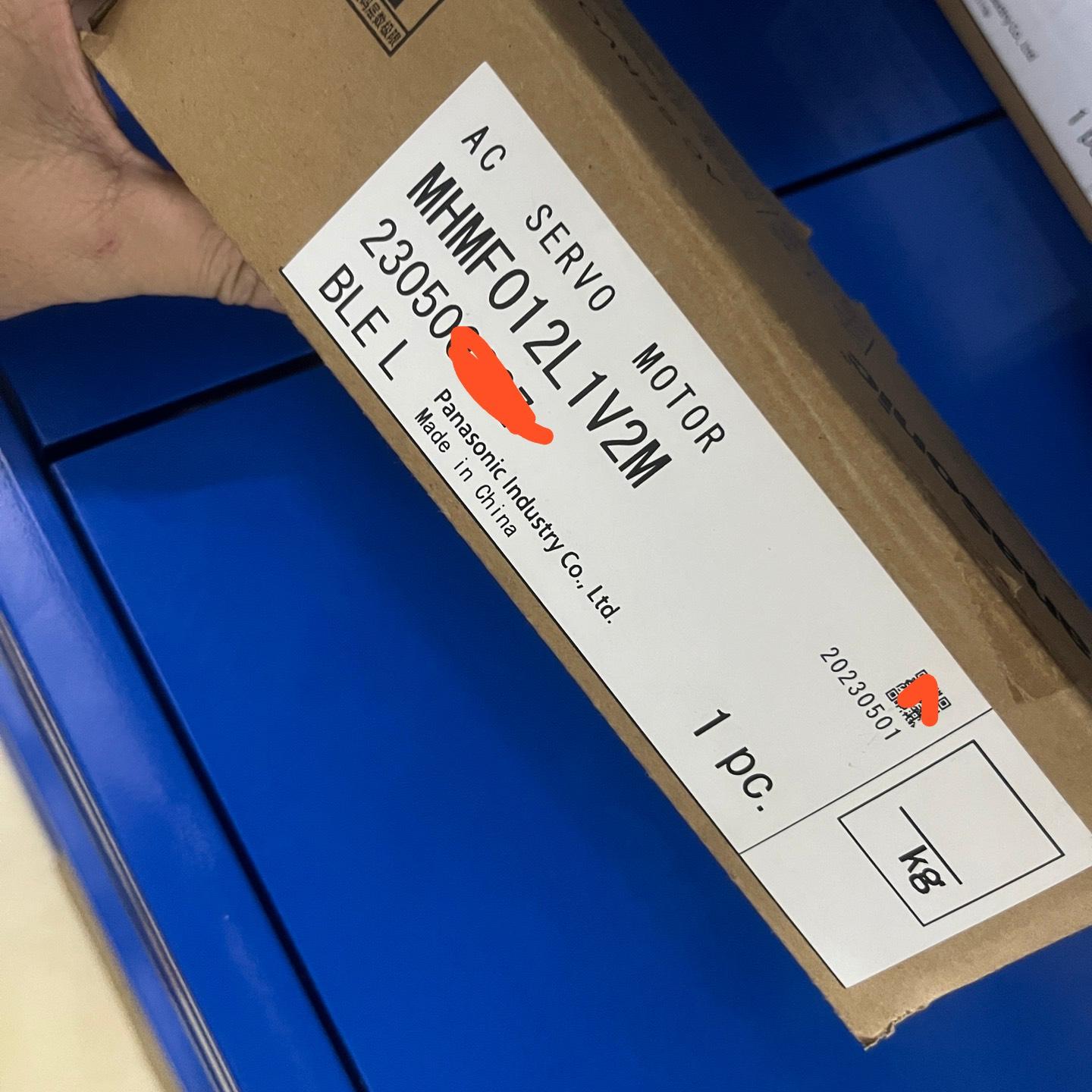 伺服电机MHMF012L1V2M 实物图 开封未安装