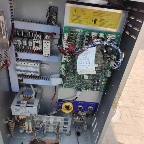 西子奥的斯整台控制柜 运行拆机。也可单卖变频器 主板。要
