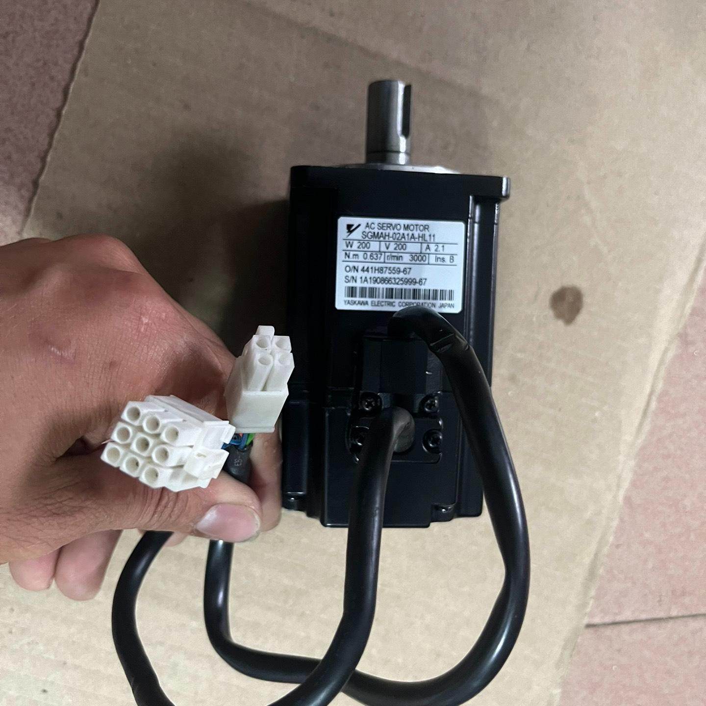 安川电机SGMAH-02A1A-HL11