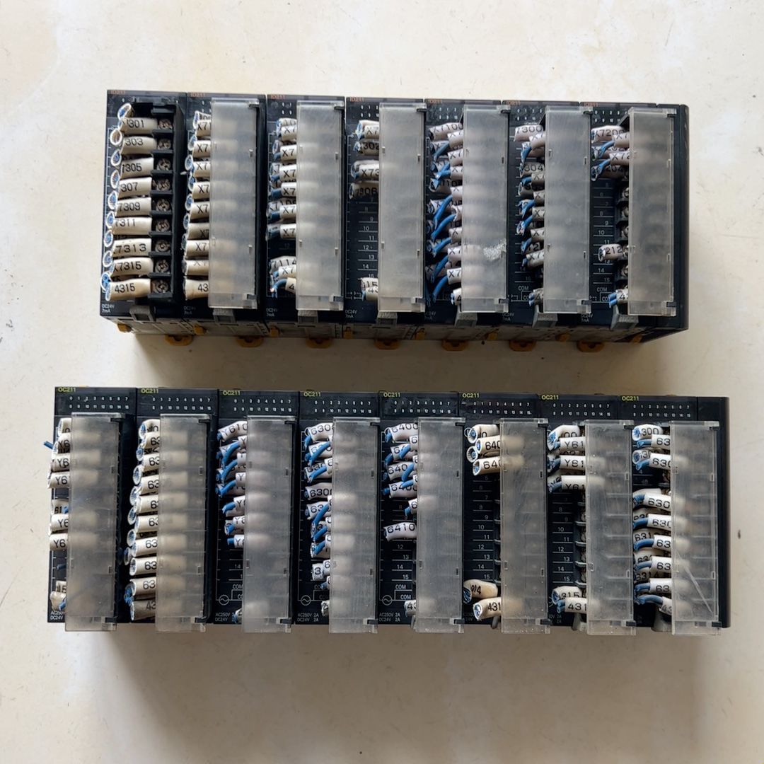 模块CJ1W-OC211 8个 CJ1W-ID211的