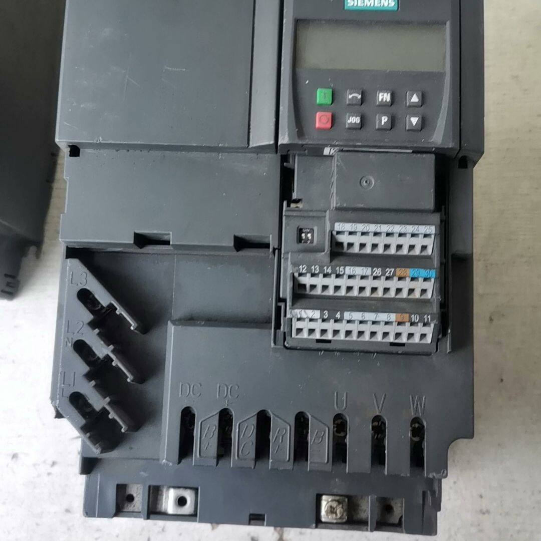 拆机6SE6440-2UD25-5CA1实物图拍摄